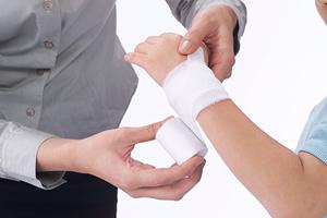 博多で目立たずに治療を行える矯正歯科